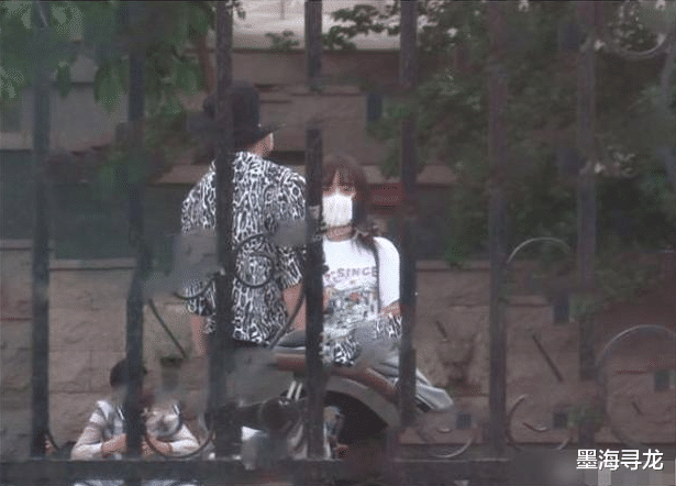 李小璐|李小璐近照出现新纹身,暴露与PGOne关系,疑似与贾乃亮复合失败