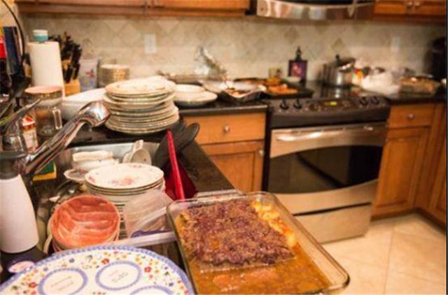 微波炉|厨房电饭锅微波炉没处放显凌乱？学会在橱柜留凹槽，美观又整齐