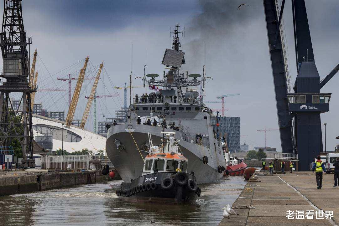 印度@印度航母气势汹汹，12艘护航战舰满载导弹！摆出决战姿态