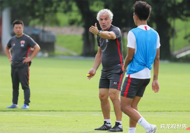 「中超」深足内部对抗 郜林PK普雷西亚多！多纳多尼：非常期待中超开赛