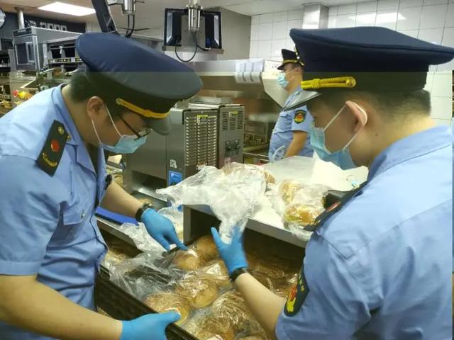 财经记者圈|有人被抓，有人被停职、有公司被查封、有汉堡王门店停业…