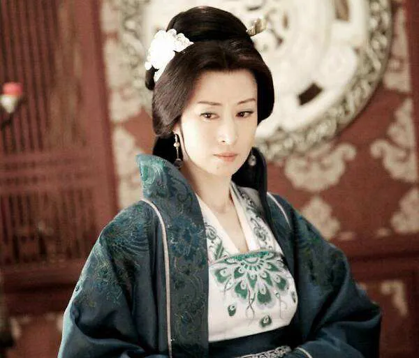 杨紫|顶流糊成这样不是没有原因的！