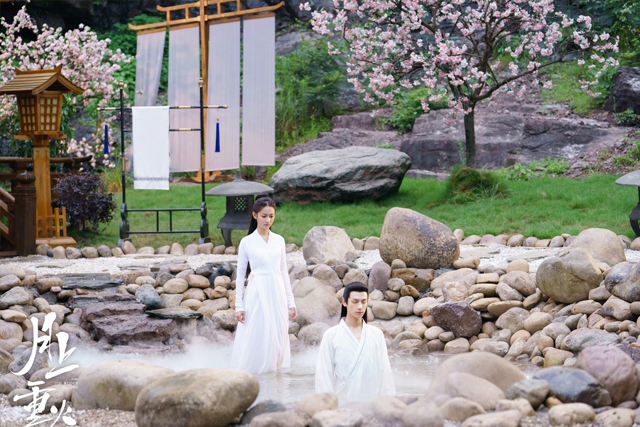 月上重火上官透冰山美男月上谷宛若仙境桃林锁不住爱情