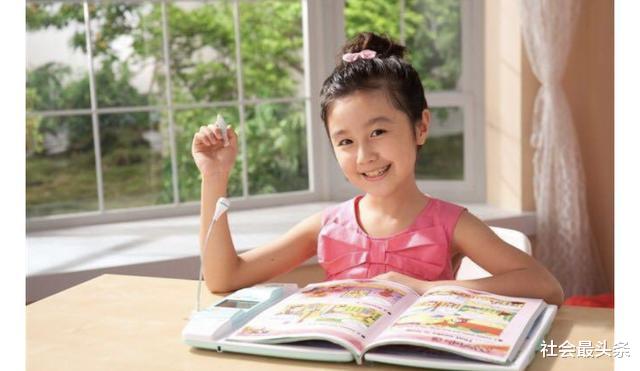 女孩|点读机女孩因“so easy”走红，如今高考分数多少？网友：真敢说