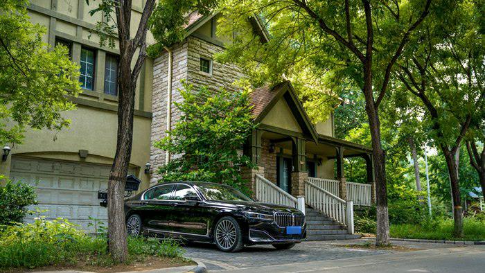 #宝马7系#听个故事:他花80万买了一台2.0T的宝马7系