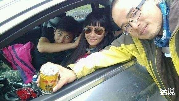 穷游|时隔多年，在川藏线上看到穷游女手举“RB”牌子，你还会停车吗？