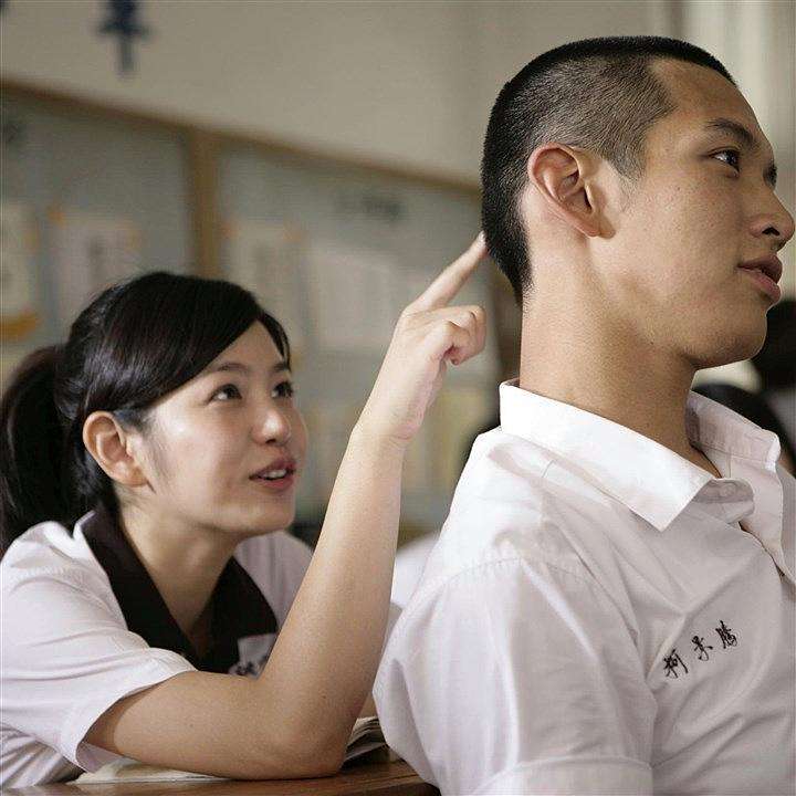 陈晓|陈妍希被曝是惯三、情史丰富，外表清纯的她真的辜负了陈晓吗？