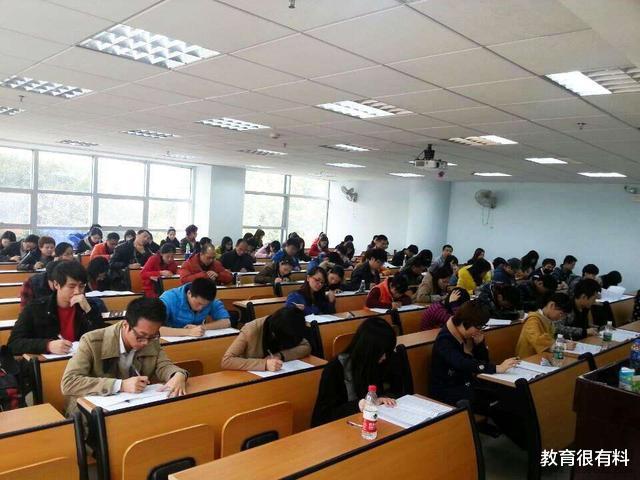 「考试」补考作弊，试卷被没收，大二学生选择轻生，学校官方回应