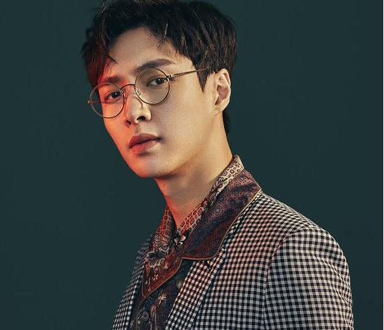 王一博■最新音乐专辑榜:张艺兴第五,王一博第四,华晨宇第三,他超越蔡徐坤夺冠