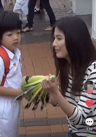 陈慧琳|47岁天后陈慧琳罕露面,为富豪晚宴卖力献唱无人理,场面显尴尬