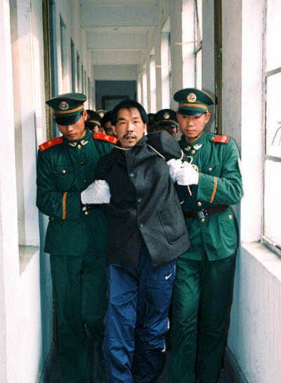 话晴空|杀7人的“女魔头”劳荣枝被公诉！家属称其遭裹挟，曾劝两哥哥别找法子英