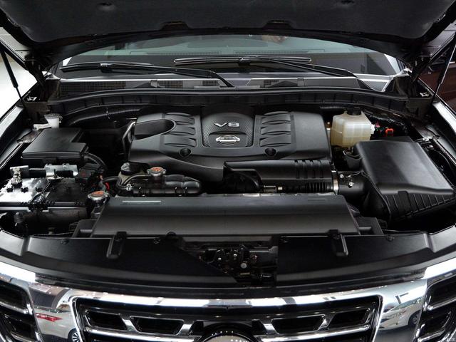 ##020款途乐到港，配双屏设计更豪华，超大尺寸确实比“霸道”香