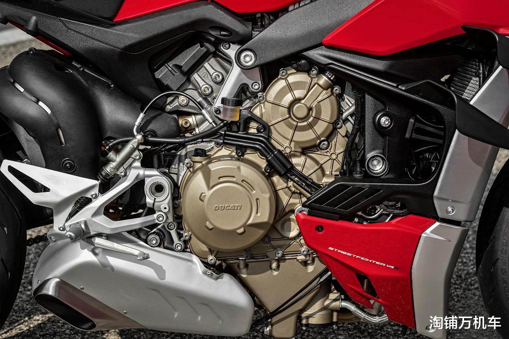 杜卡迪|自吸VS增压的终极街斗 川崎ZH2不敌杜卡迪街霸V4S