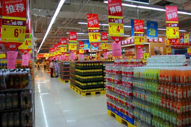“国产超市”中的黑马，一年开了205家门店，总数是沃尔玛的3倍