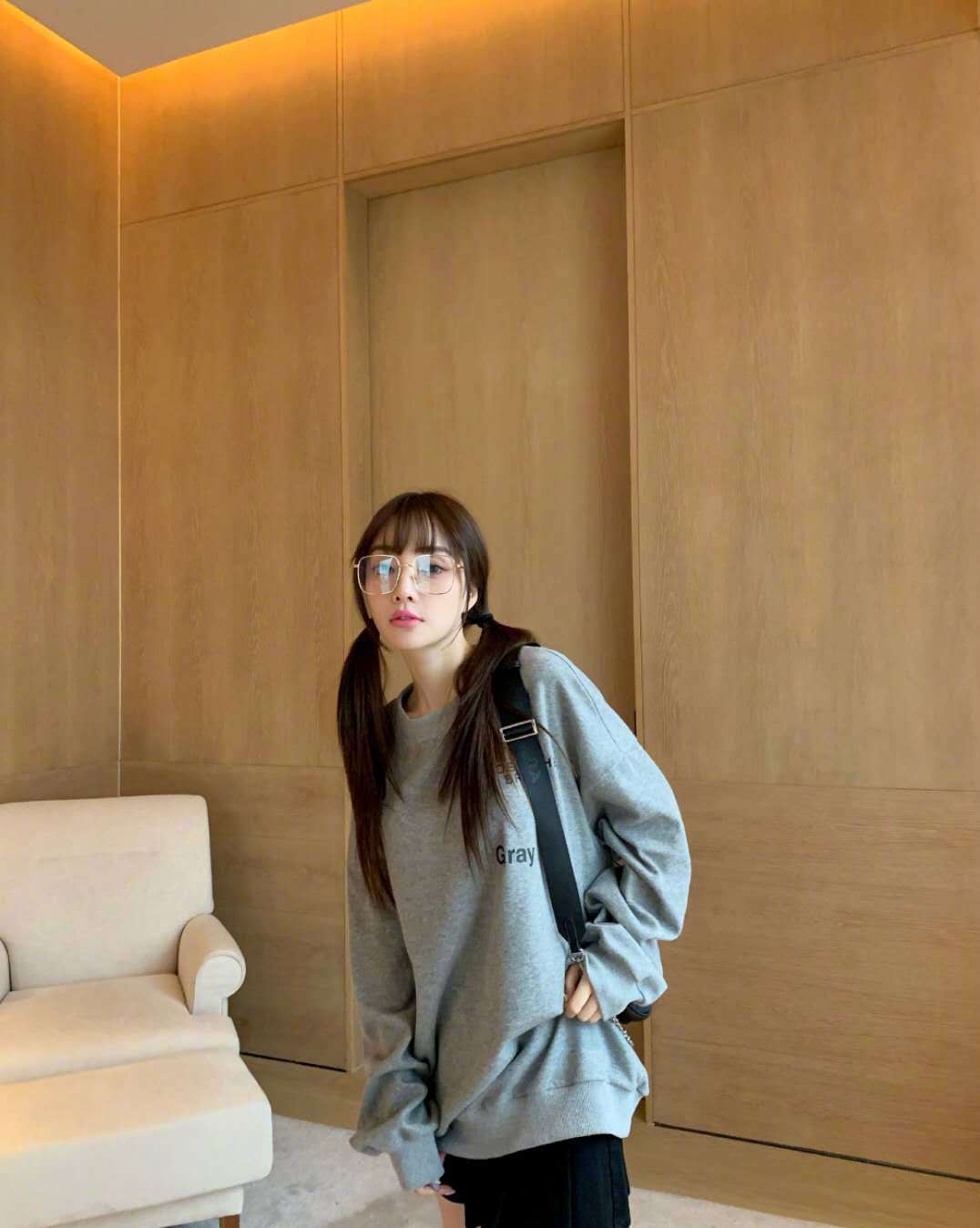 李小璐|李小璐攀上亿万富翁,合照搂在一起特别亲密,这下复出有了希望
