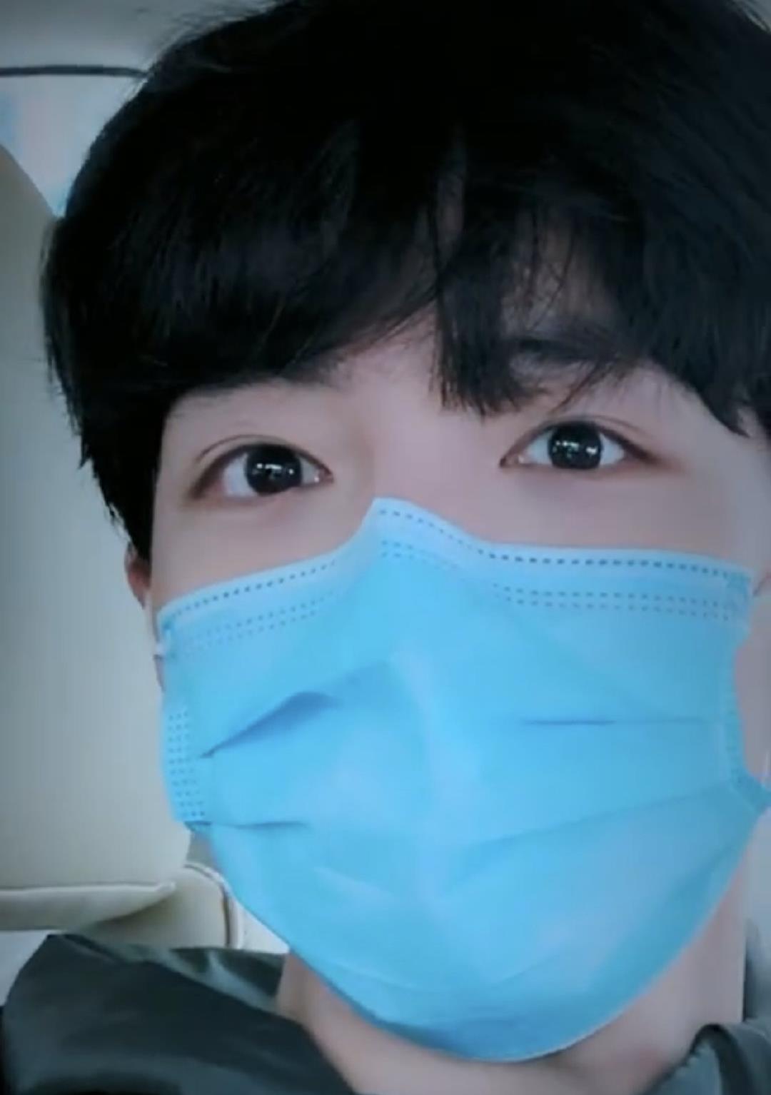 肖战|工作室发出新鲜的肖战，可爱治愈，粉丝：那位姐姐，羡慕你的一切