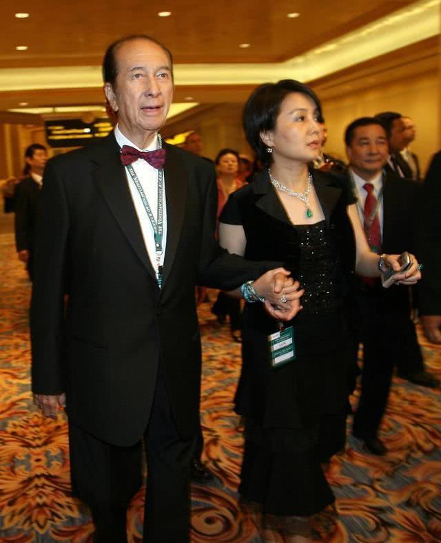 何婉琪：和堂弟虐恋生下私生子，与亲哥何鸿燊反目争家产，妹妹何婉琪的人生更传奇
