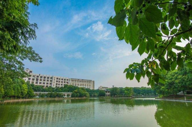 「湖南科技大学」湖南校名最相似的两所大学,仅一字之差,但实力完全不在一个档次