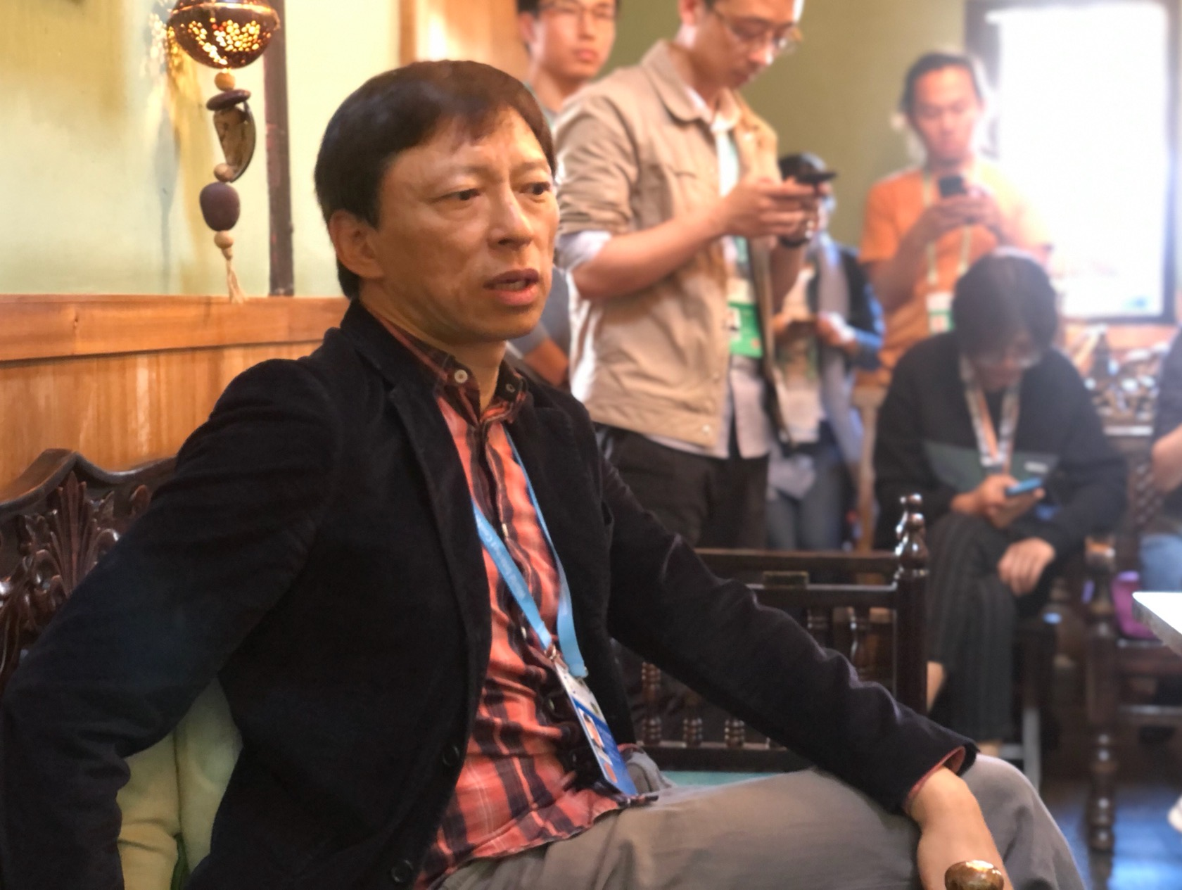 电离辐射|又一小区被三大运营商联手拆除基站：为何谣言总有市场？