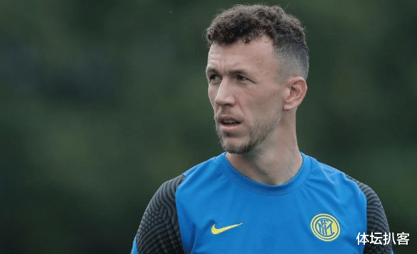 伊万·佩里西奇|国米5-2狂胜揪出最郁闷之人！5米空门直接打偏，一脚狠踹门柱