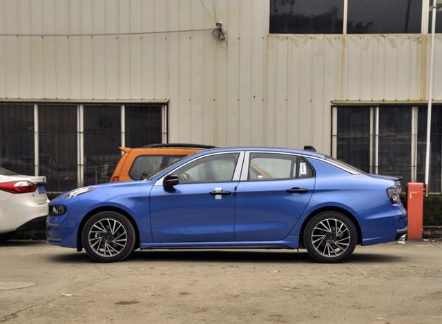 动力|别死盯着卡罗拉不放了，开这3款车才过瘾，动力强劲还便宜