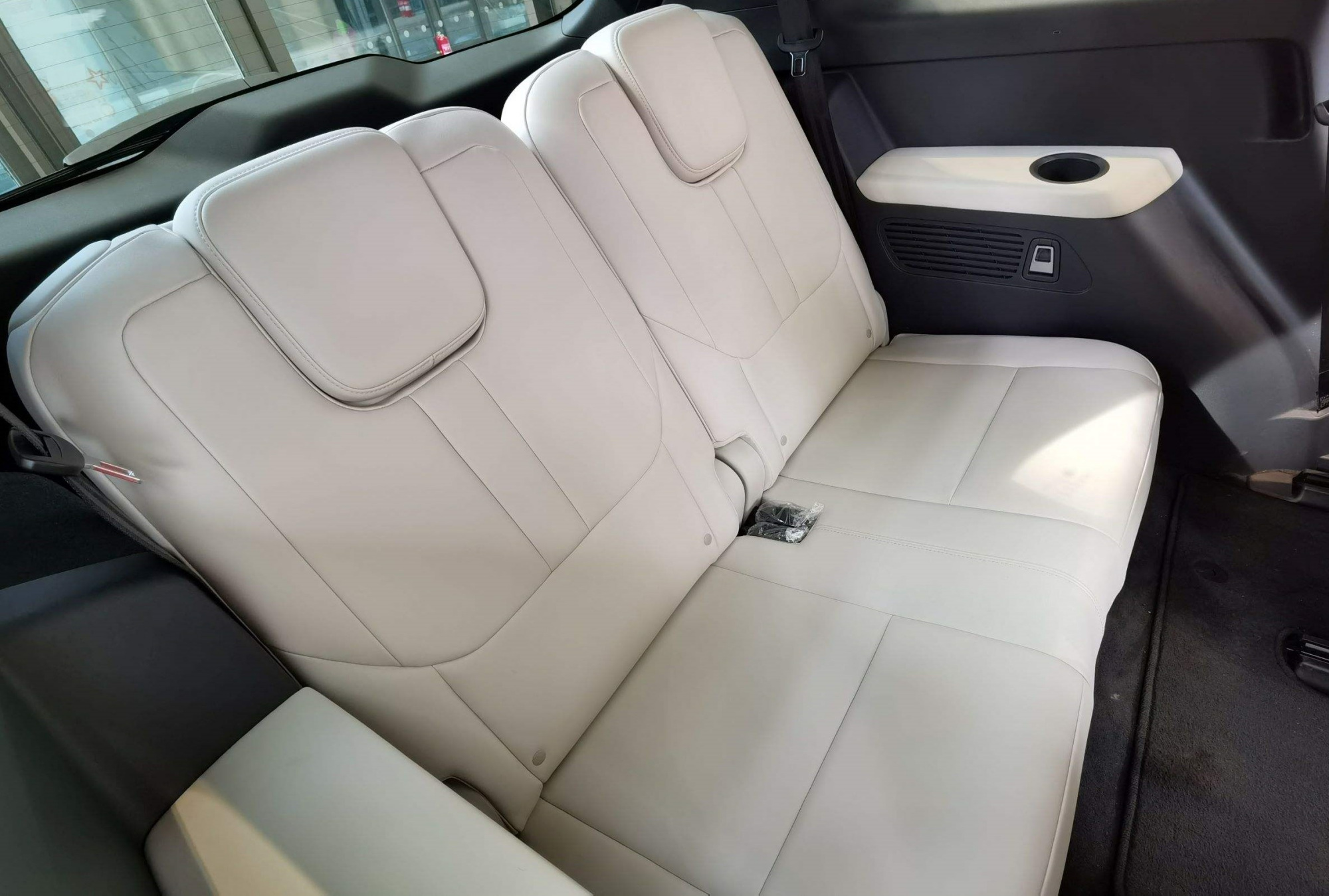 理想one|长超5米，跑高速稳如高铁，两种座椅布局，零差评，已成“销冠”