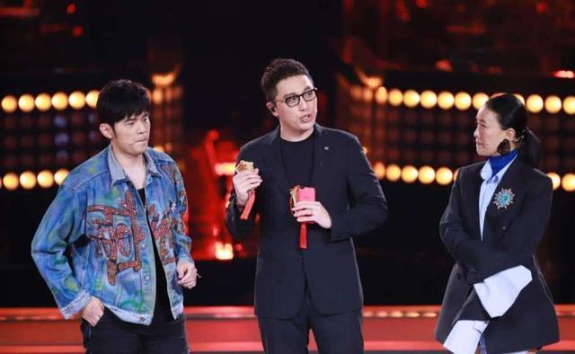 李健|《好声音》状况百出,华少被人顶替,李健拒绝换位置