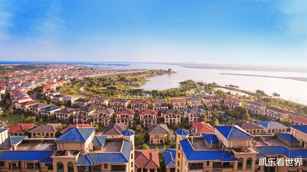 九寨沟|中国最受老外欢迎的城市，不是北上广，而是一座山城