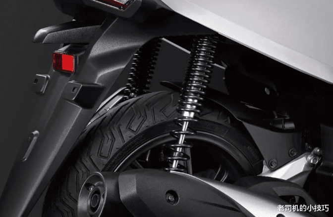 『辉昂』本田高端150级踏板，单缸水冷+FI电喷10.8千瓦，28L坐桶标配CBS