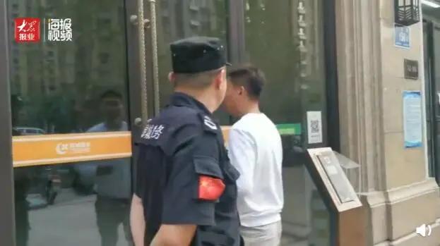 长春晚报|4岁男孩小区内被陌生女子抱走！居民、物业自发查人查车！40分钟后…