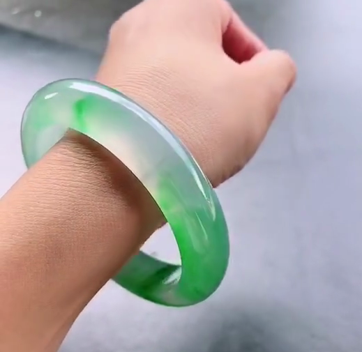 翡翠|小白买翡翠如何不被骗如何防范于未然呢？