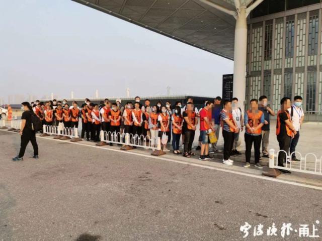 西安|2名25岁年轻警察西安当卧底，归来时同事都惊呆了！