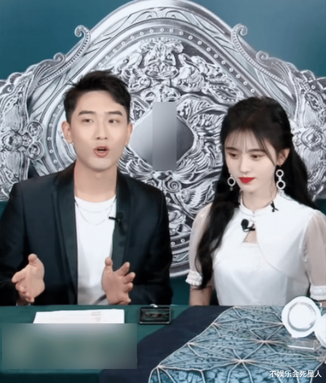 鞠婧祎|鞠婧祎做客直播间，被怼脸拍摄，这颜值确定是我认识的鞠婧祎？