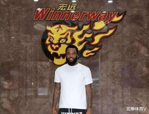 广东男篮：官宣！广东宏远夺冠功臣离队 或投奔李春江，还能否证明自己