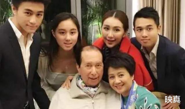 映真|东北小伙近满分入哈佛，21岁娶何鸿燊28岁爱女，获陪嫁14亿