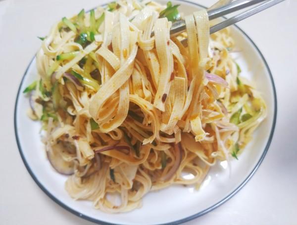 黄瓜|天越热越要吃这盘菜，5分钟做一大盘，清爽脆口，减脂人士别错过