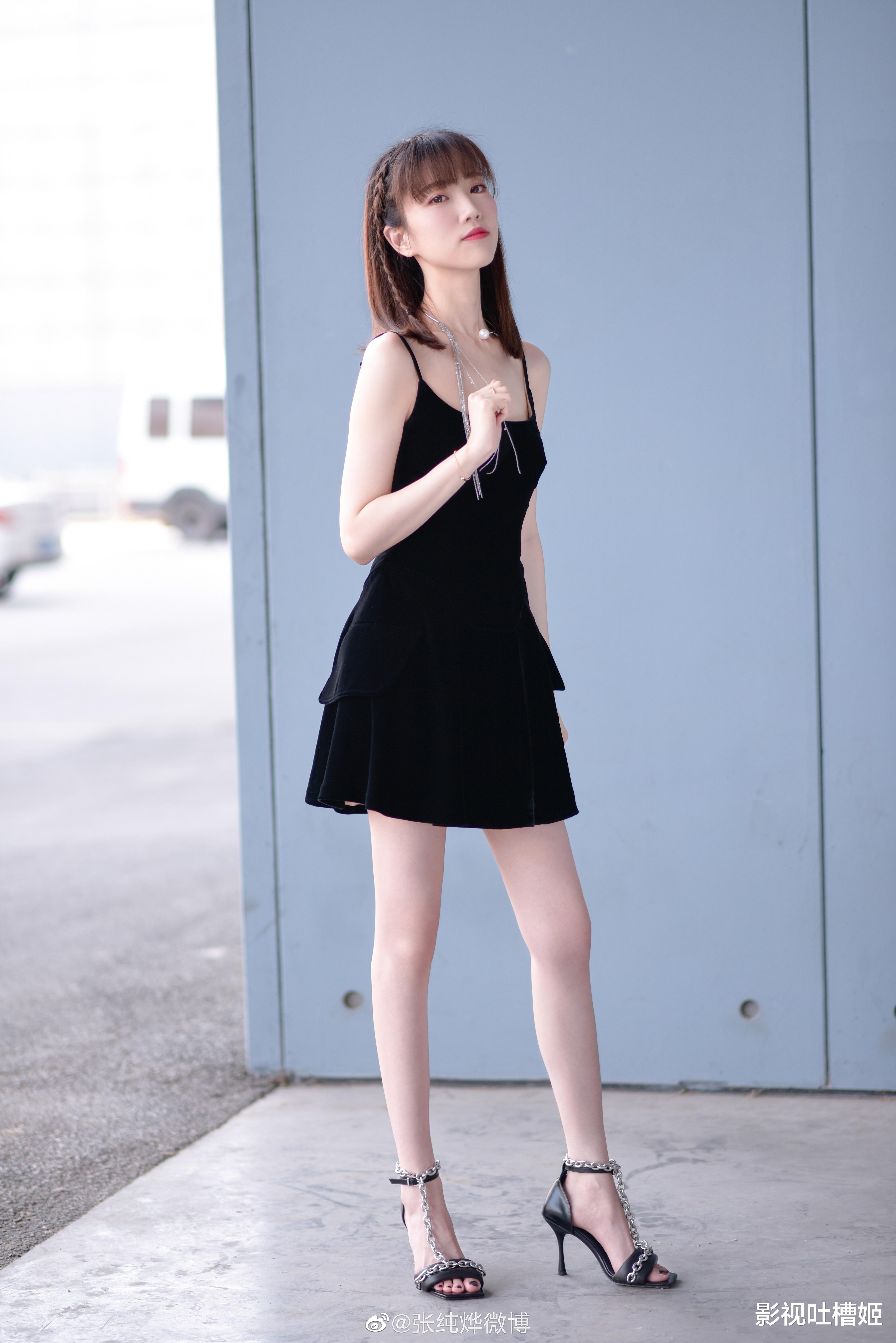 张纯烨■《新相亲大会》张纯烨颜值出众情商高，新生代主持人领跑者