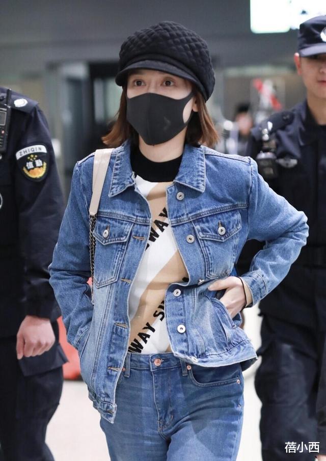 牛仔|陈乔恩真适合素颜，穿一身牛仔打扮走机场，剪了短发减龄又洋气