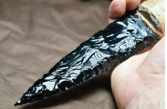 蝙蝠|全球最凶悍匕首：第2一刀取下野猪头部，第3长相奇特跟蝙蝠有关