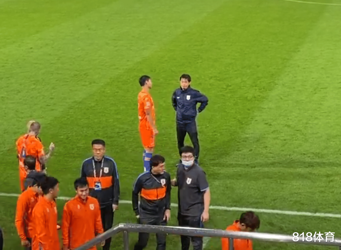 高雄|知人善用! 郭田雨替补被换下生气, 李霄鹏耳语安抚, 赛后单独开小灶