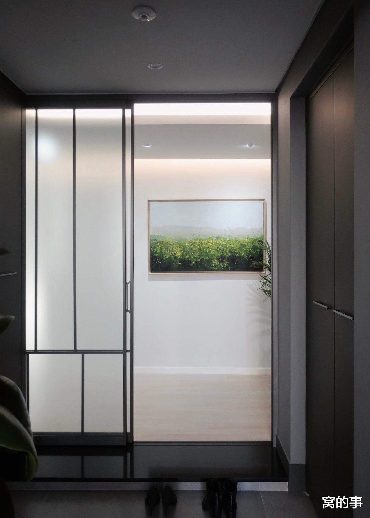 『设计师』这位70后女主，坚持把房子装成黑白灰格调，全屋高级场面令人着迷