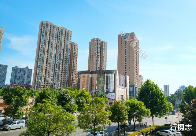 行摄志|长沙36℃高温来袭，街头现“无人值守”免费冰棍，看看怎么回事？