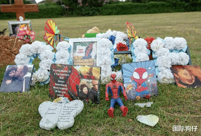 英國父親為4歲兒子制作蜘蛛俠形象墓碑，遭迪士尼公司強烈反對-圖2