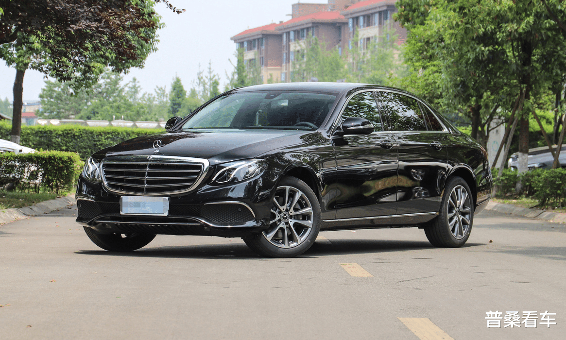 【红旗h9】配1.5T上市被骂惨!长5米近零噪音,连降9万成销冠,只因最懂国人