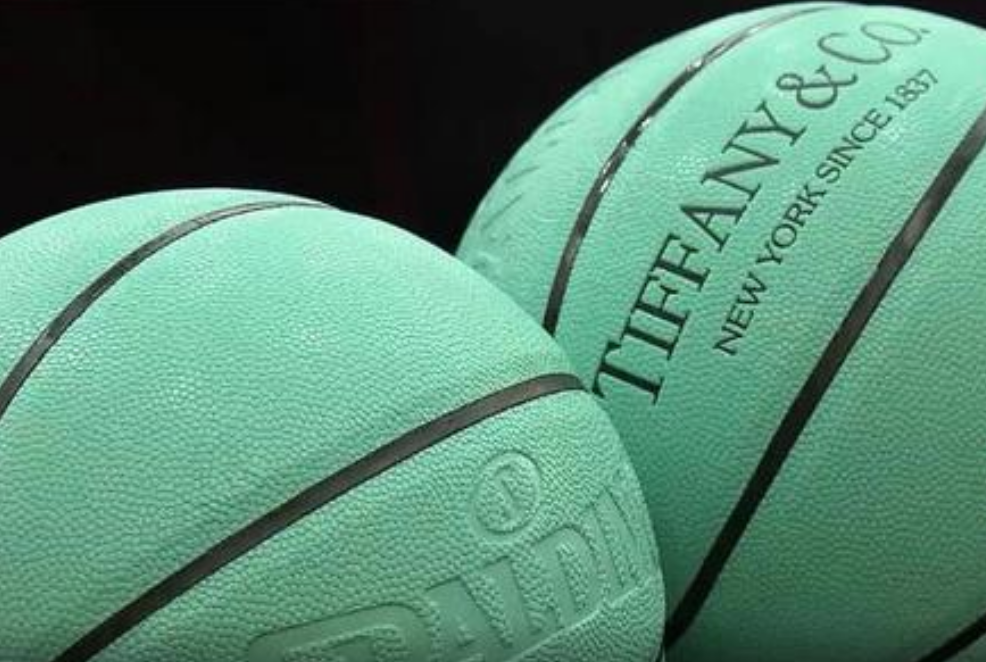 spalding|500万网红假球被警察端了!你女朋友该不会也送过你这个吧?