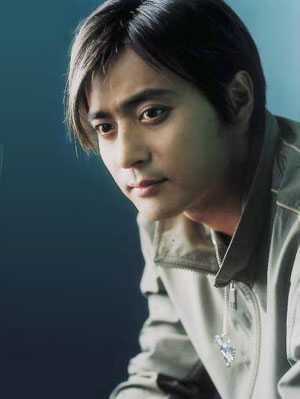 『张东健』韩国男演员，帅气的张东健