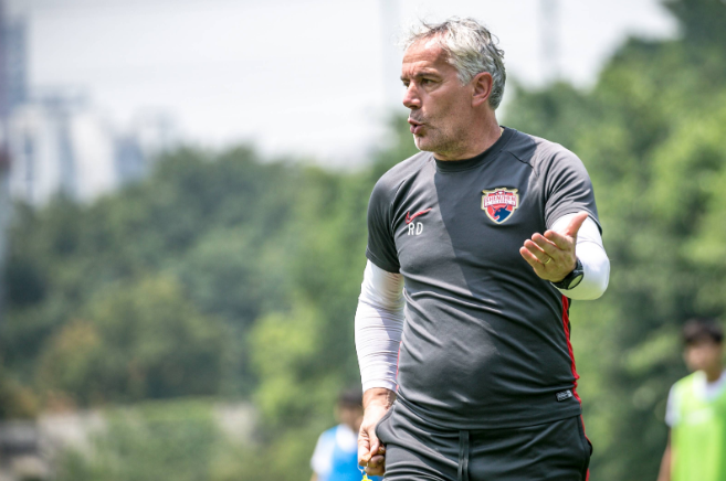 「于汉超」深圳辟谣无意引进于汉超后,还有大动作,目标锁定现役国脚