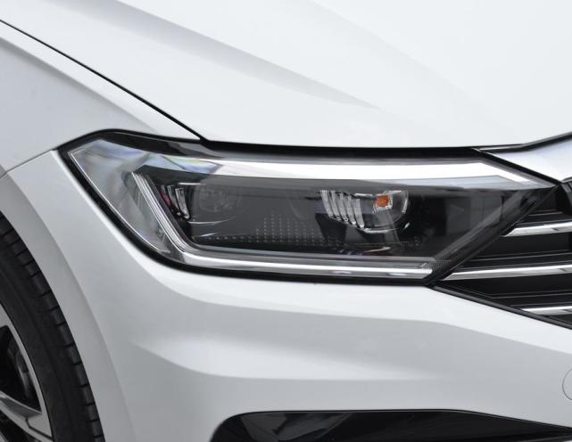 大众速腾|速腾跌至8.39万，1.2T动力够用，空间不输雅阁，月销22580台