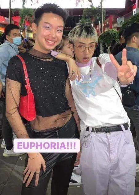 伊能静|伊能静儿子再穿女装照的背后，我看到人性最大的恶