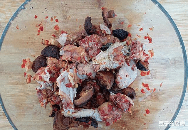 羊肉|它比猪羊肉更鲜美滋补养人，16元一斤，一周吃2次，天冷要多吃